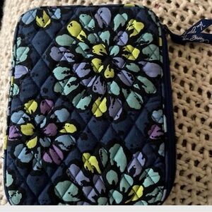 Vera Bradley Quilted Tablet / iPad Case Organizer Blue Floral